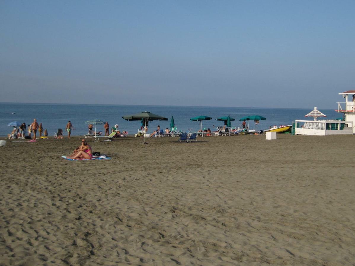 Willa Happy House Mare Di Roma Lido di Ostia Zewnętrze zdjęcie